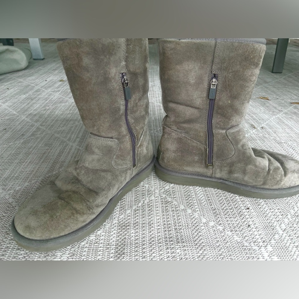 UGG AUSTRALIA women's boots size 8